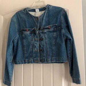 Adorable cropped jean jacket